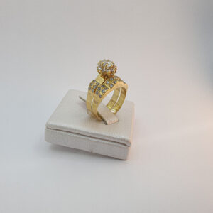 خاتم خطوبة من الذهب عيار 18k