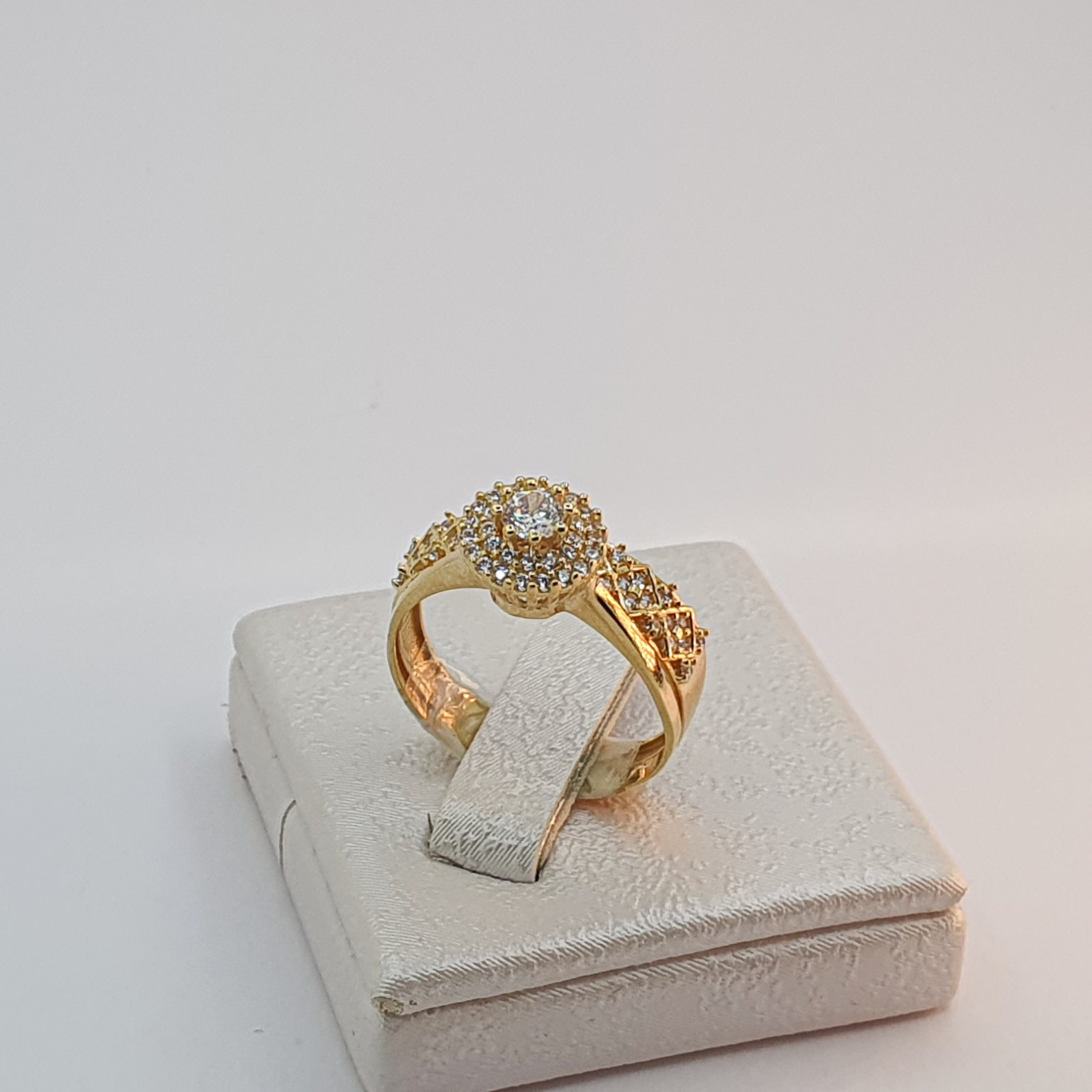 خاتم زواج من الذهب عيار 18k