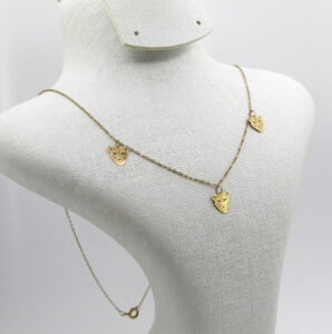 قلادة الفهد مصنوعة من الذهب عيار 18 قيراط