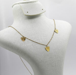 قلادة الفهد مصنوعة من الذهب عيار 18 قيراط