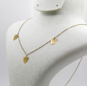 قلادة الفهد مصنوعة من الذهب عيار 18 قيراط