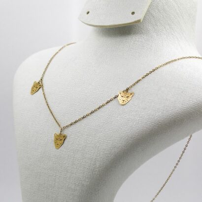 قلادة الفهد مصنوعة من الذهب عيار 18 قيراط