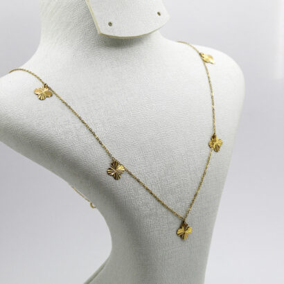 قلادة من الذهب عيار 18قيراط