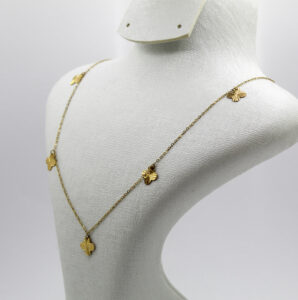 قلادة من الذهب عيار 18قيراط