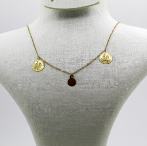 قلادة من الذهب عيار 18قيراط