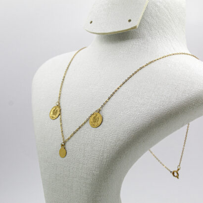 قلادة من الذهب عيار 18قيراط