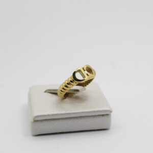 خاتم **Christian Dior** من الذهب