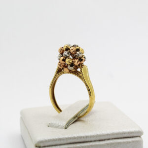 خاتم للنساء من الذهب عيار 18k