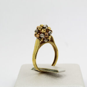 خاتم للنساء من الذهب عيار 18k