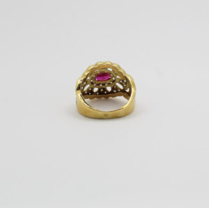 خاتم تخرام بحجر زَهري من الذهب عيار 18قيراط