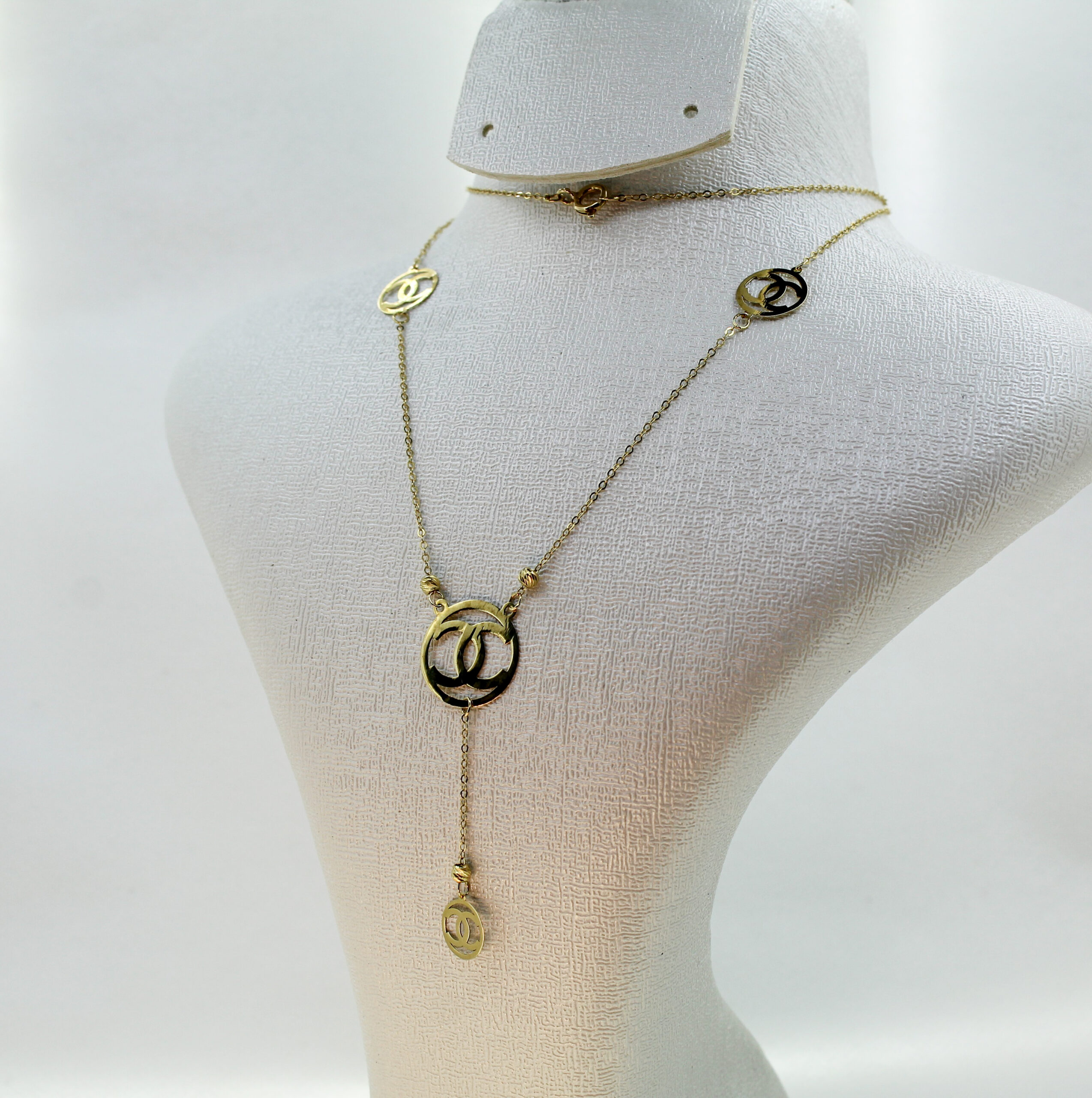 سنسلة Chanel من الذهب عيار 18k