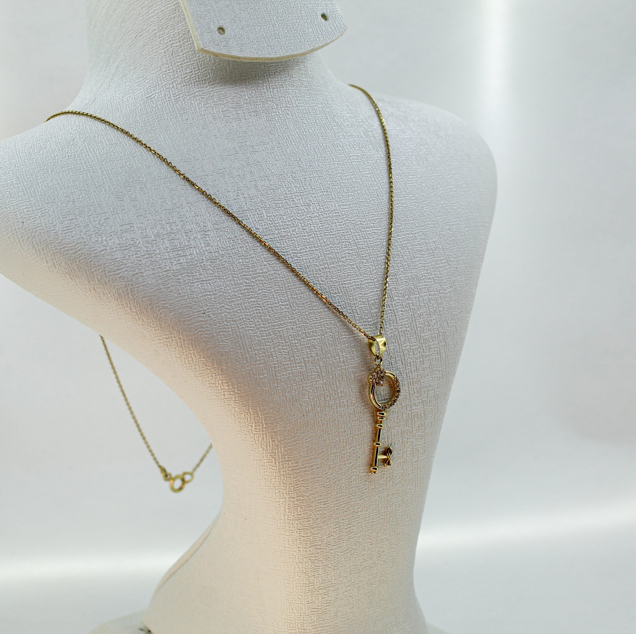 سنسلة الساروت من الذهب عيار 18k