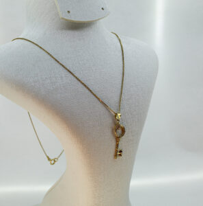 سنسلة الساروت من الذهب عيار 18k