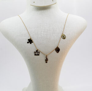 سنسلة الخريشات من الذهب عيار 18k