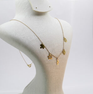 سنسلة الخريشات من الذهب عيار 18k