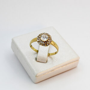 خاتم العش بحجر أبيض من الذهب عيار 18k