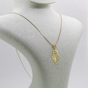 سنسلة الخميسة بالتخرام من الذهب عيار 18k