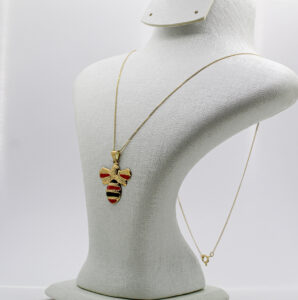 سنسلة النحلة من الذهب عيار 18k