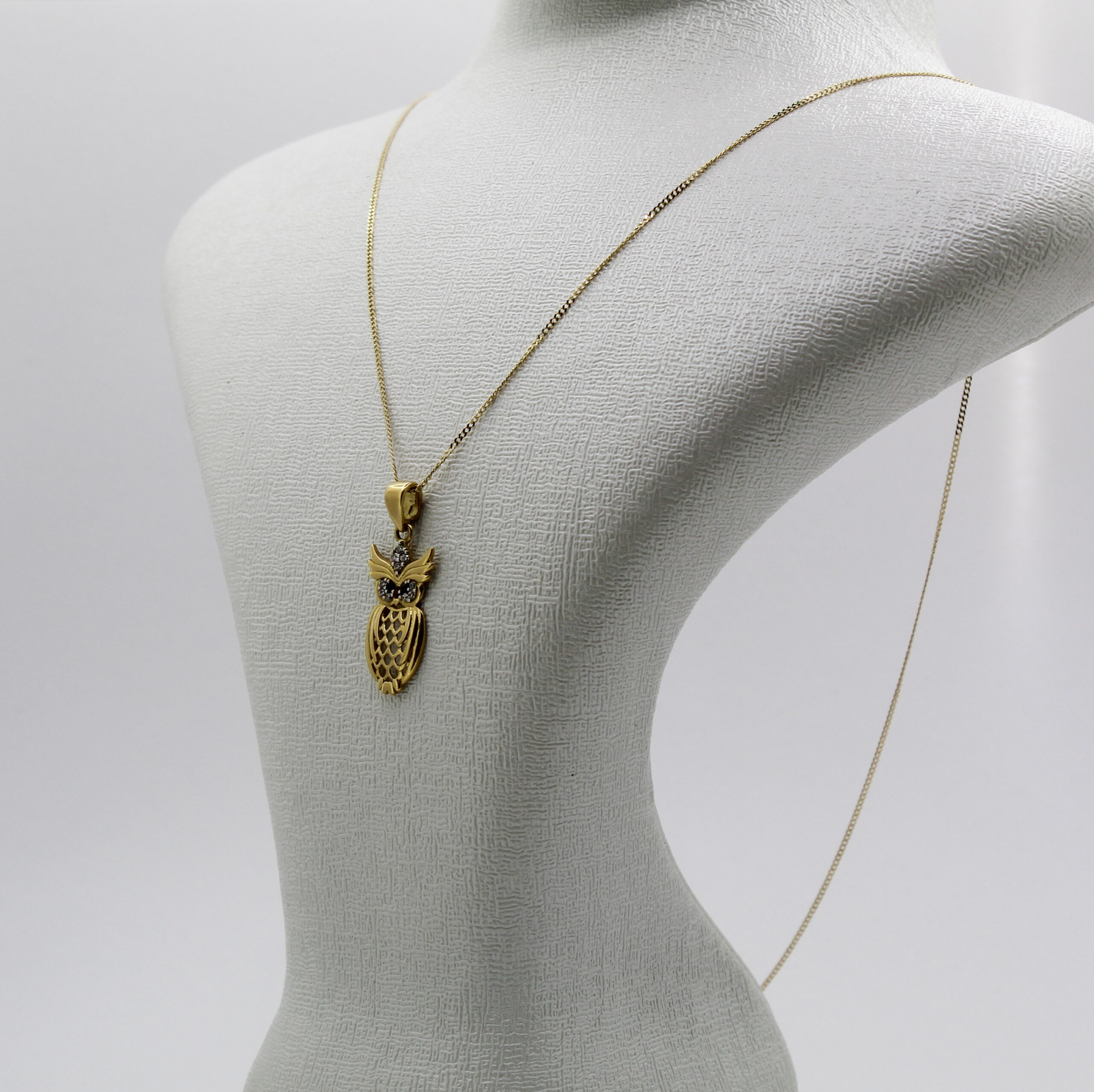 سنسلة البومة من الذهب عيار 18k