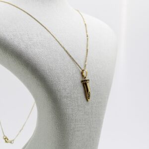 سنسلة المسمار من الذهب عيار 18k