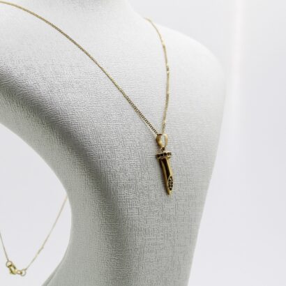 سنسلة المسمار من الذهب عيار 18k