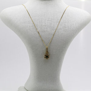 سنسلة المارغريت من الذهب عيار 18k