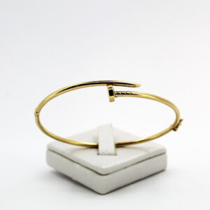 براسلي من الذهب عيار 18K