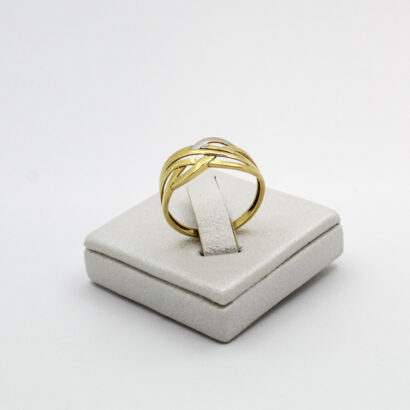 خاتم مُشبّك من الذهب عيار 18K
