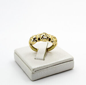 خاتم دق الإبرة من الذهب عيار 18K