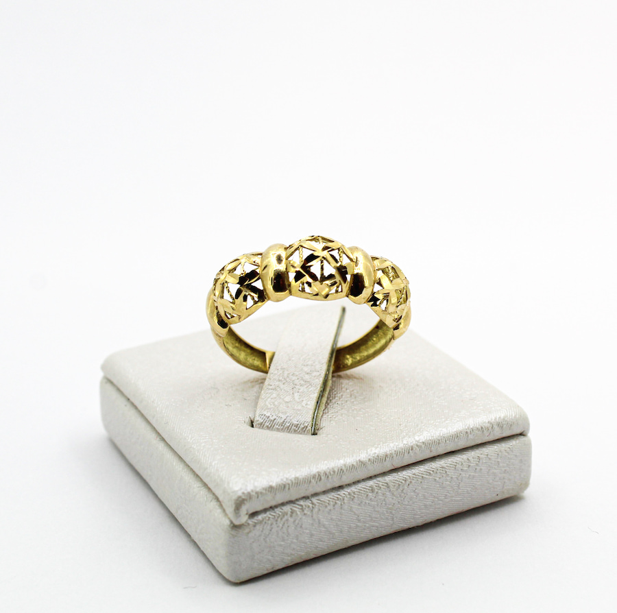 خاتم دق الإبرة من الذهب عيار 18K