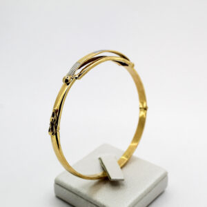 براسلي فخم من الذهب عيار 18K