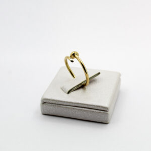 خاتم المسمار من الذهب عيار 18K