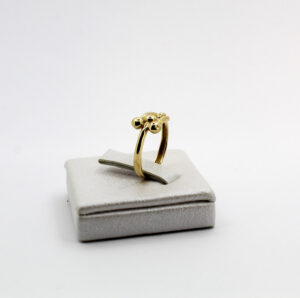 خاتم تيفاني من الذهب عيار 18K