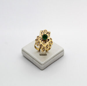 خاتم الزمرد الملكي من الذهب عيار 18 قيراط
