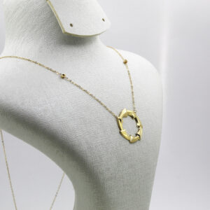 قلادة من الذهب عيار 18قيراط