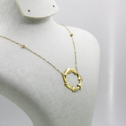 قلادة من الذهب عيار 18قيراط