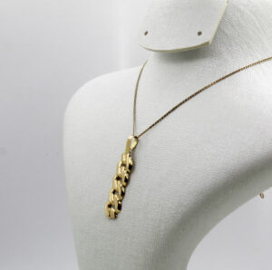 قلادة الكورميط من الذهب عيار 18قيراط
