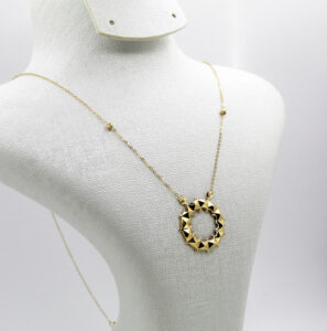 سنسلة الكلاش من الذهب عيار 18قيراط