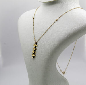 سنسلة الكلاش من الذهب عيار 18قيراط