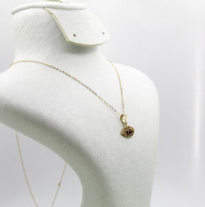 قلادة عين الحماية من الذهب عيار 18قيراط