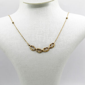 قلادة من الذهب عيار 18قيراط