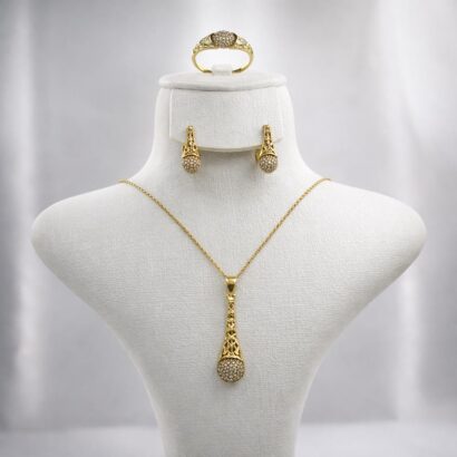 طقم من الذهب